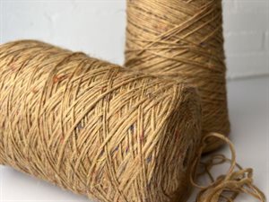 Tyk uspundet uld - 100% uld i karamel / multi, ca. 750 gram
